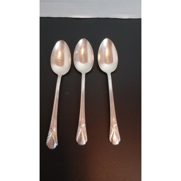 W.M. Rogers MFG Co. Silverplate - Set of 3 Spoons - Teaspoons - Picture 1 of 7